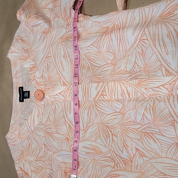 Rafaella Size M Salmon & Ivory Leaf Pattern 100% Linen Button Front Top - Picture 9 of 13